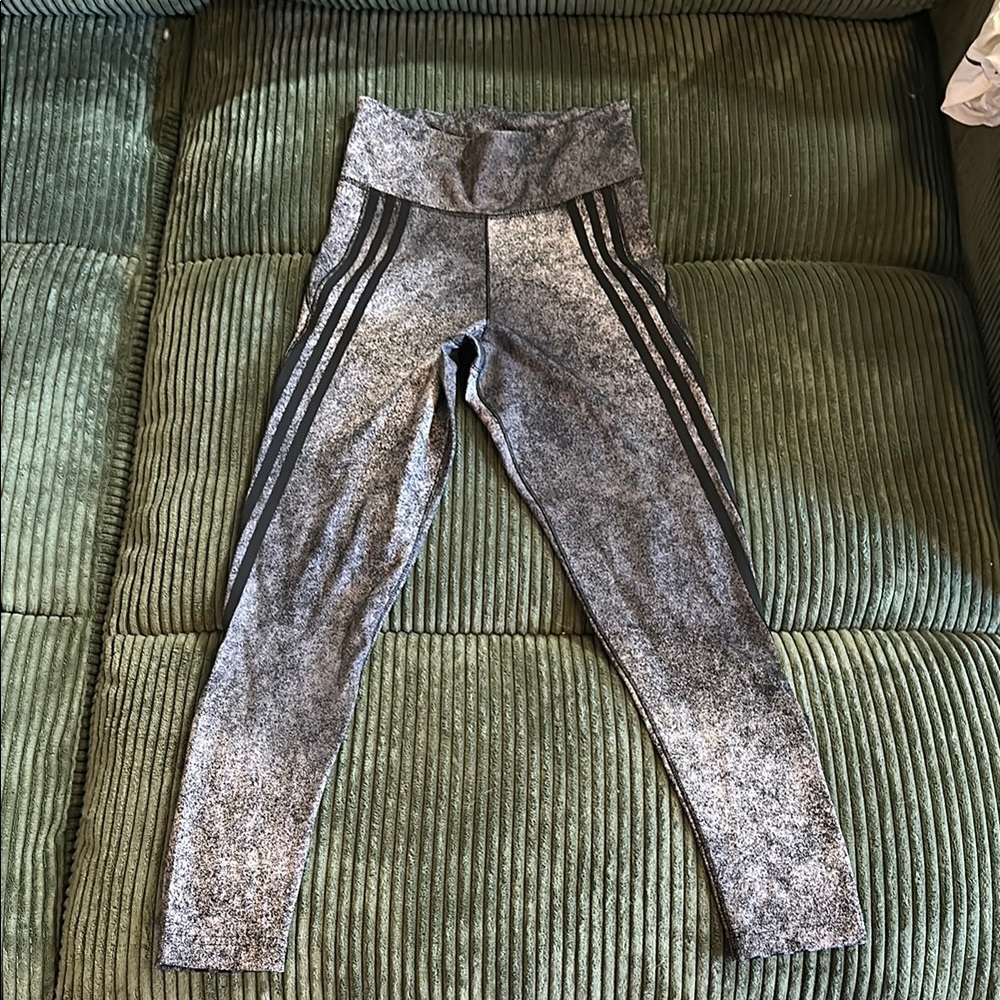 Adidas Gray Leggings with Wide Waistband and Soft Texture